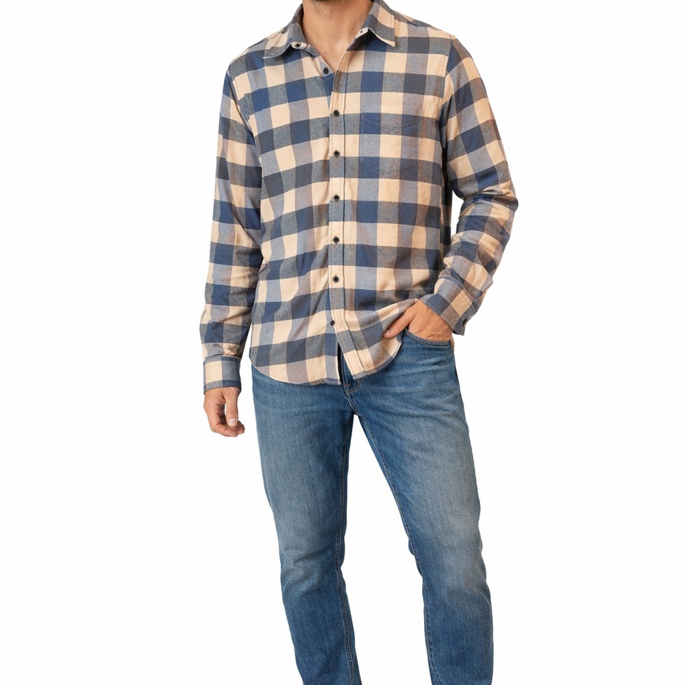 ⭐️Lucky Brand Size Medium Blue and White Flannel Button-Down Shirt
